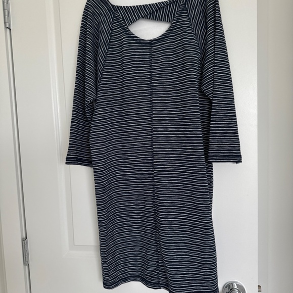 A line stripped casual Tommy Hillfigure dress - Picture 2 of 2